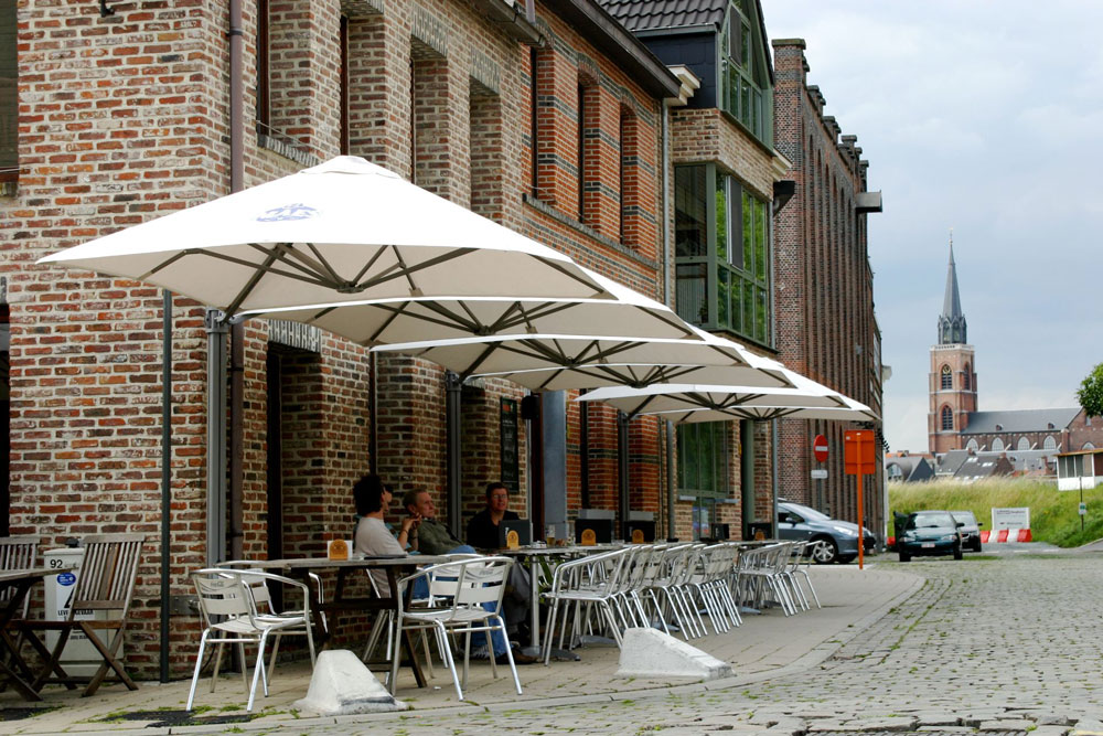 PROSTOR_P6_MUUR_PARASOL_WILLEBROEK.jpg (212 Ko)