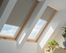 Stores occultants RoofLITE+ DUA avec barres latérales