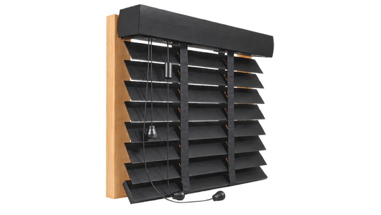 
										Stores en bois noir
																						