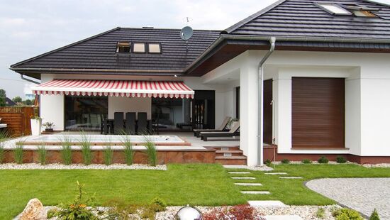 
										Auvents de terrasse tous temps
																						